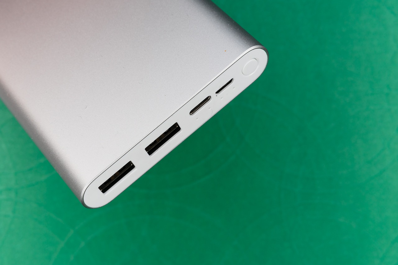 entdecken sie leistungsstarke powerbanks, um ihre geräte unterwegs jederzeit zuverlässig aufzuladen. große auswahl, verschiedene kapazitäten und schnelle lieferung – finden sie ihre ideale powerbank für smartphone, tablet oder laptop.